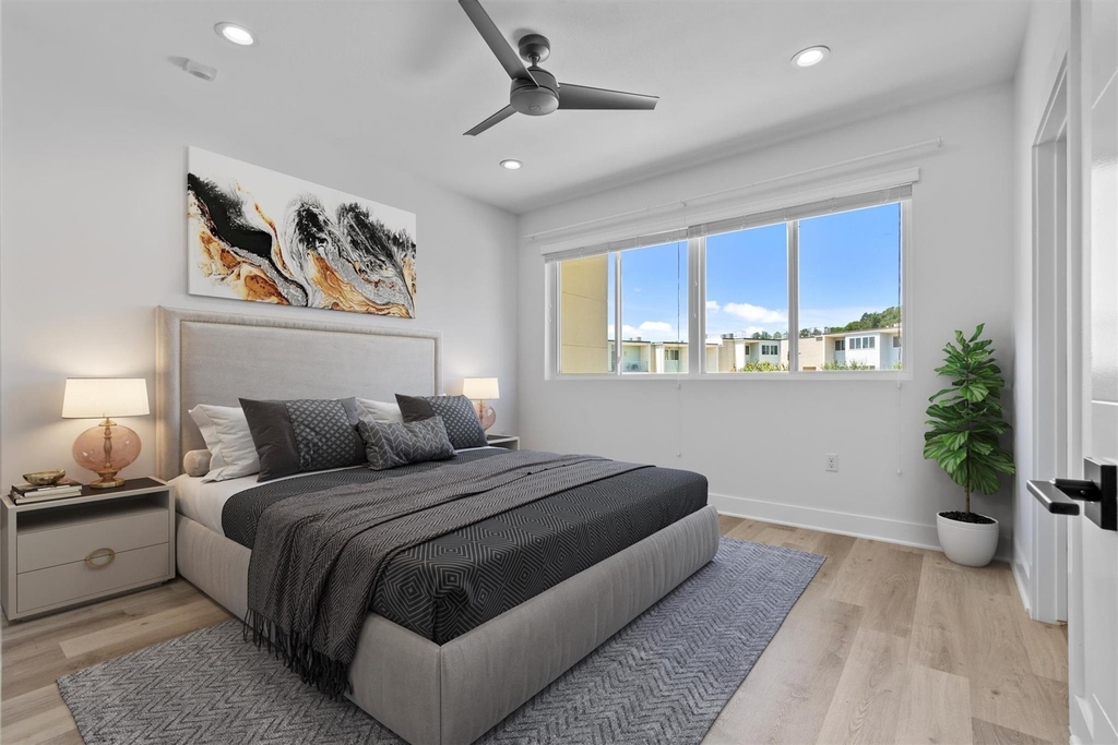 604 N Bluff Dr - Photo 2
