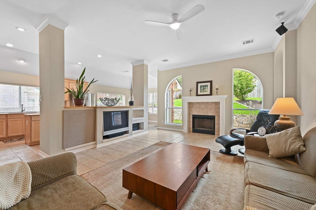 12909 Majestic Oaks Dr - Photo 8