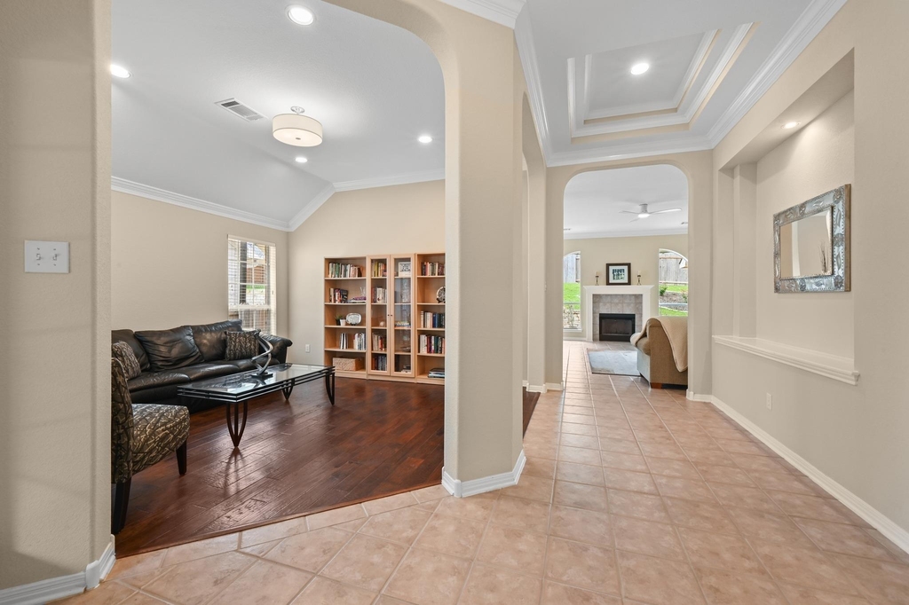 12909 Majestic Oaks Dr - Photo 3