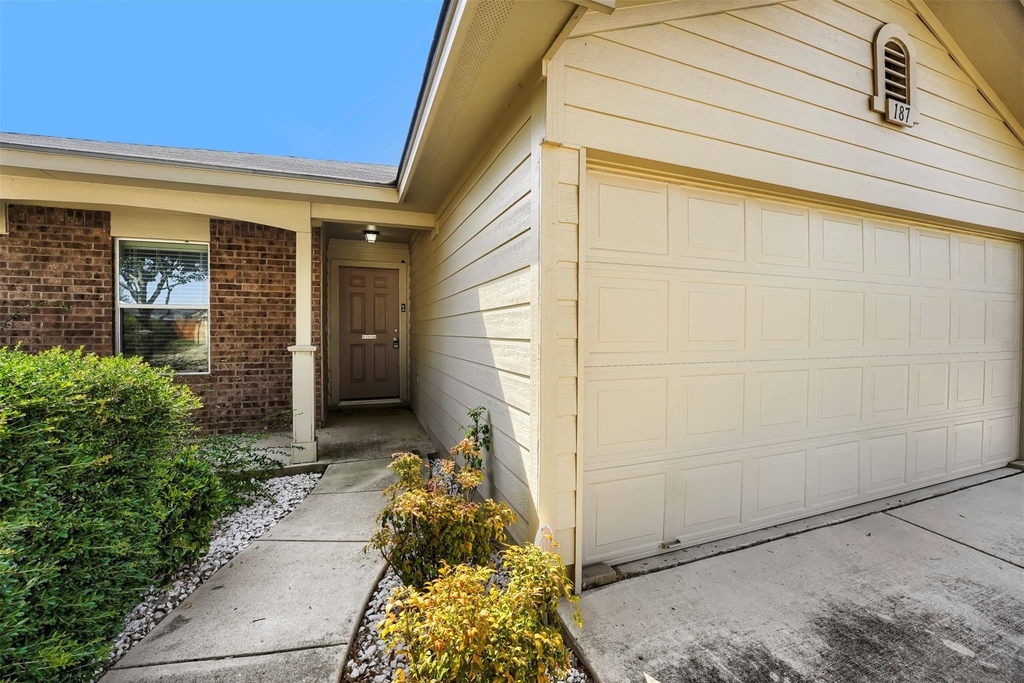 187 Ames Cv - Photo 1