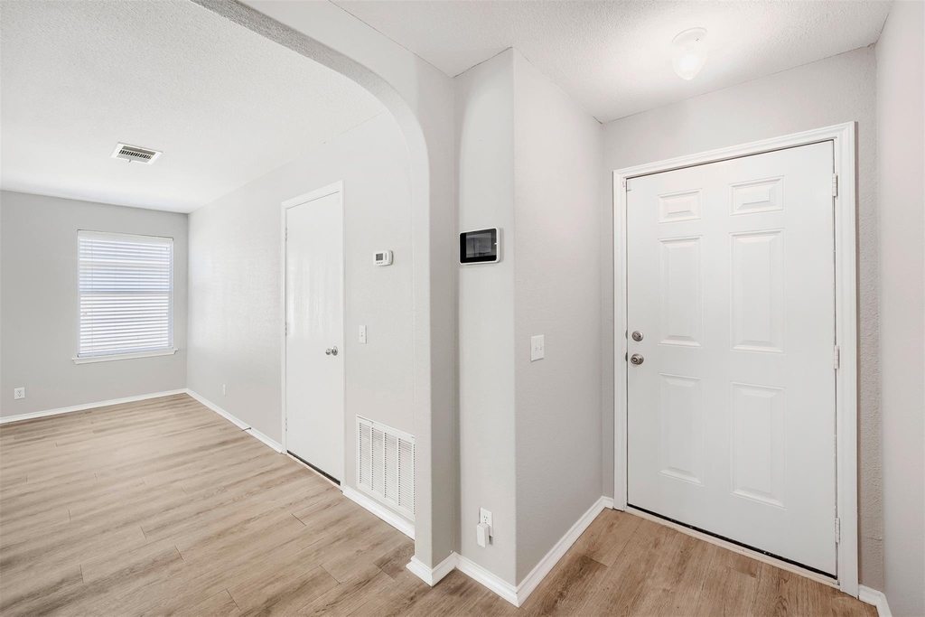 187 Ames Cv - Photo 3