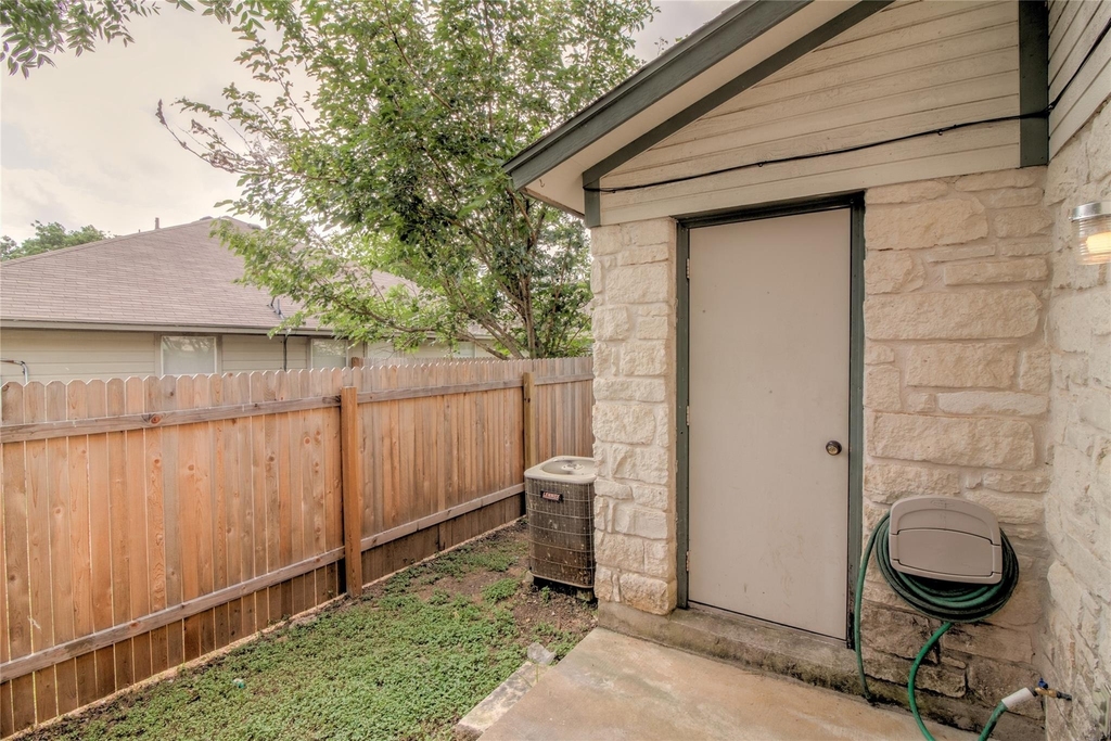 2211 Creekside C Ln - Photo 22