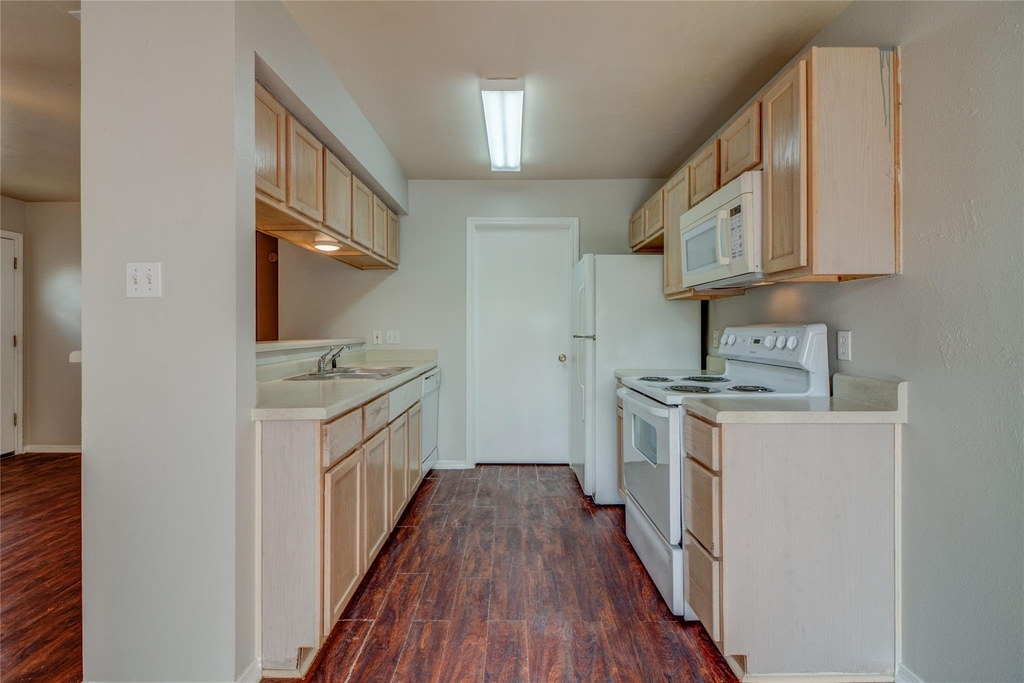 2211 Creekside C Ln - Photo 7
