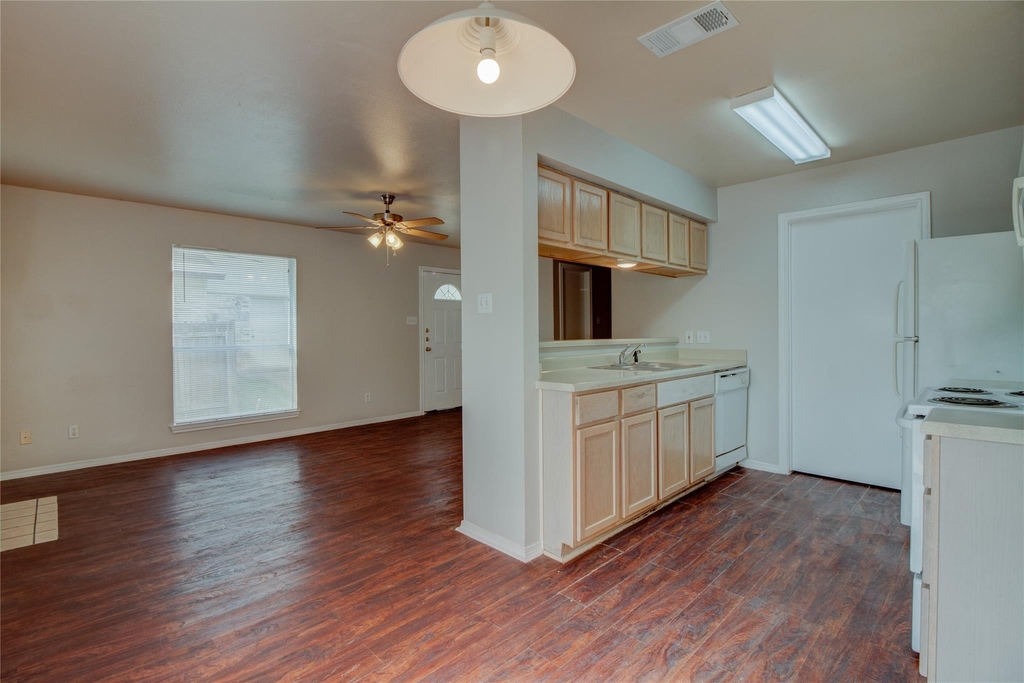 2211 Creekside C Ln - Photo 11
