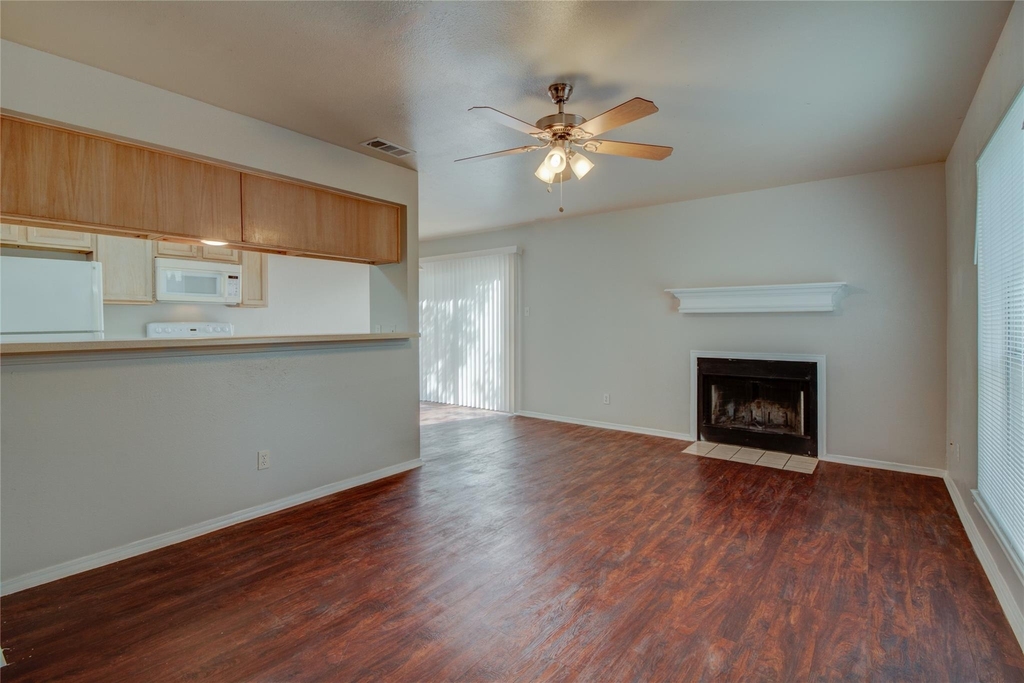 2211 Creekside C Ln - Photo 3