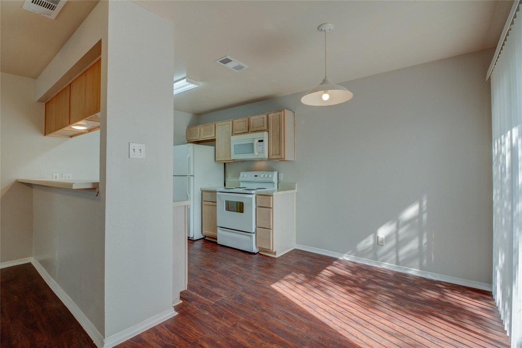 2211 Creekside C Ln - Photo 8