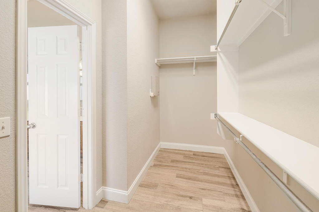 11001 Jockey Bluff Dr - Photo 18