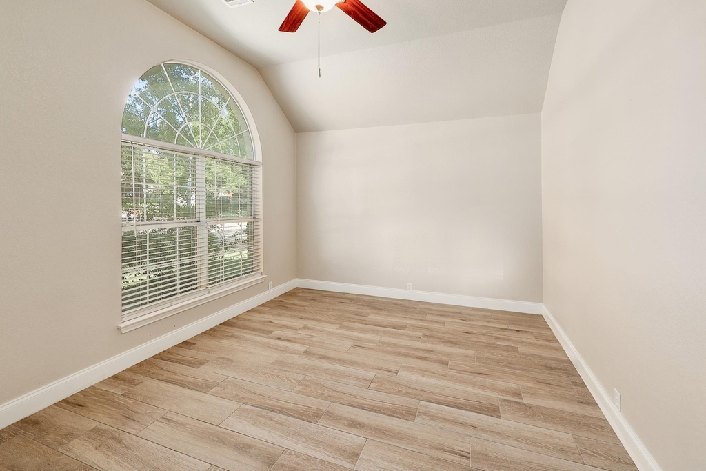 11001 Jockey Bluff Dr - Photo 11