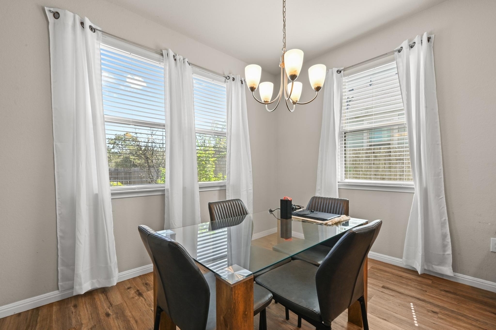 528 Twisted Oaks Ln - Photo 13
