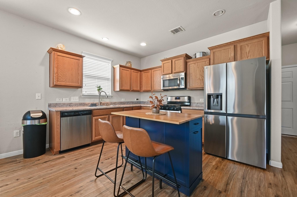 528 Twisted Oaks Ln - Photo 10