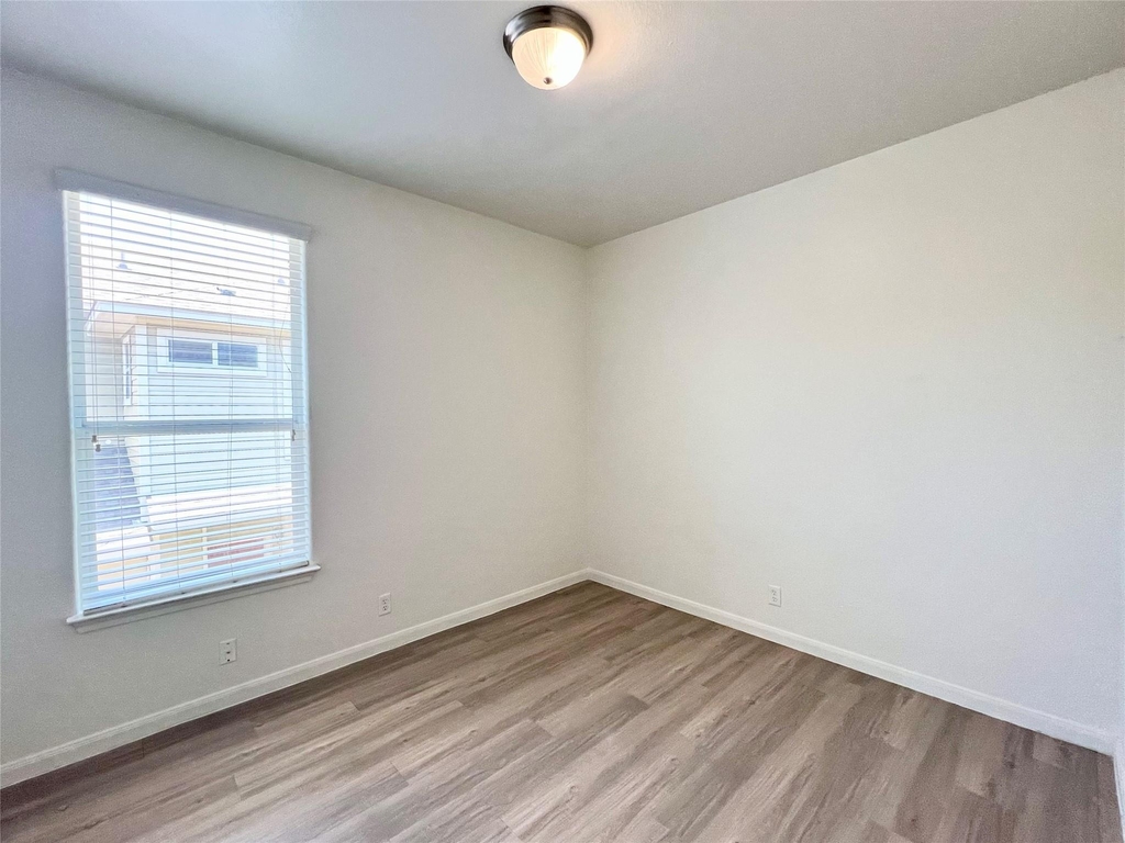 2406 Allred Dr - Photo 9