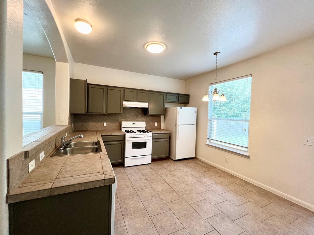 2406 Allred Dr - Photo 7