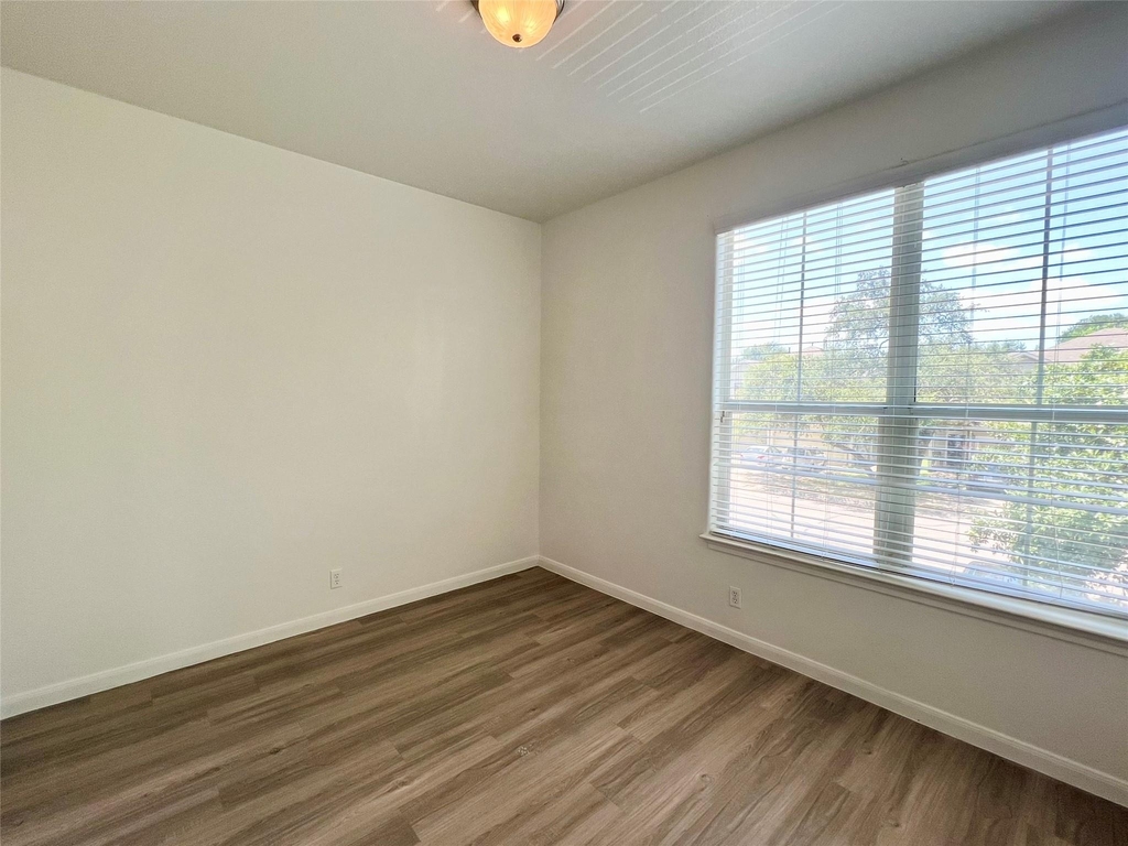 2406 Allred Dr - Photo 8