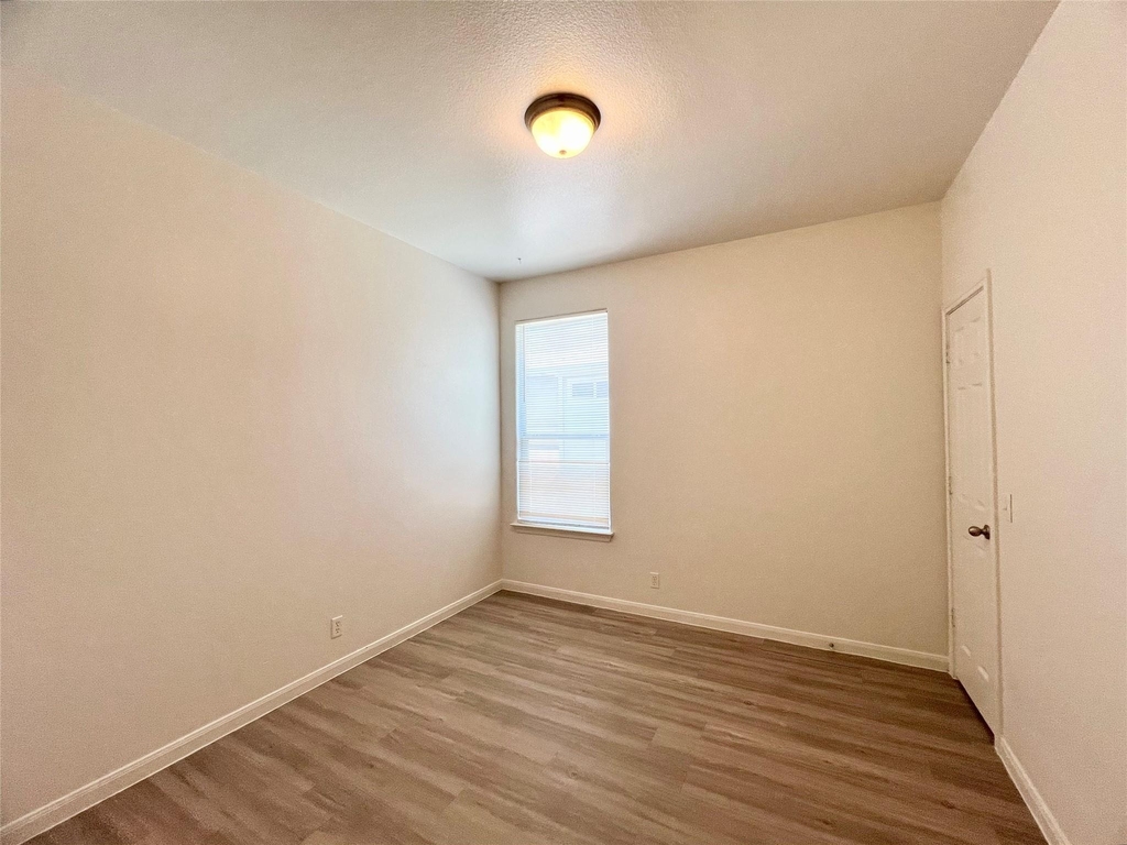 2406 Allred Dr - Photo 10