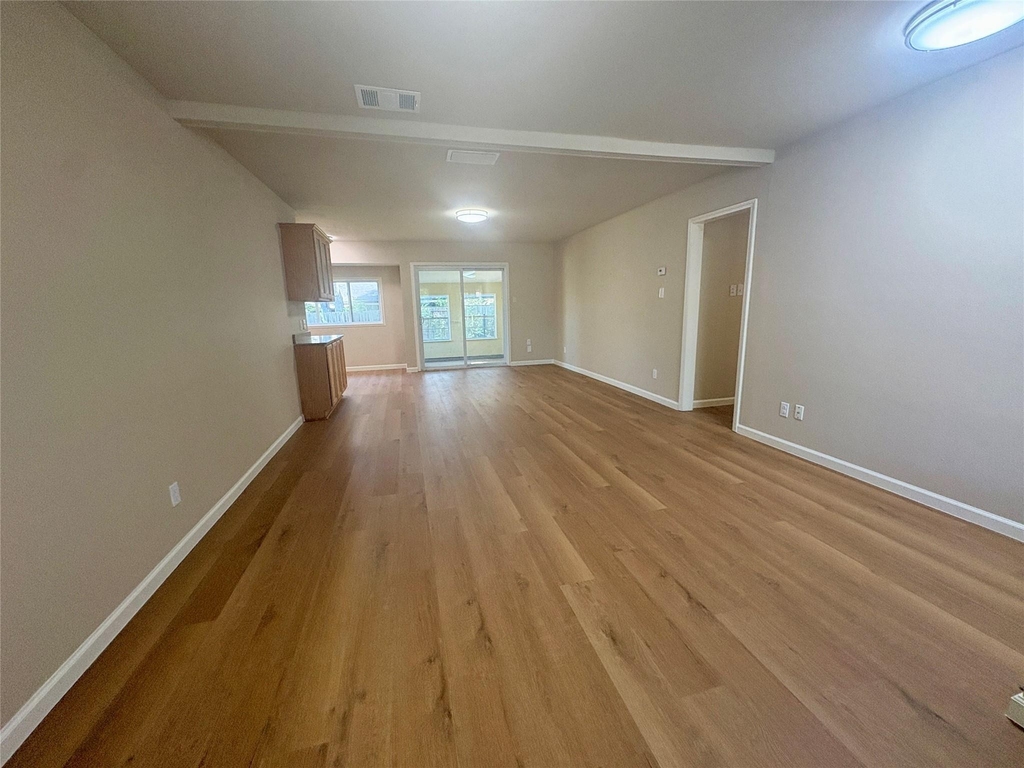 2512 Baxter Dr - Photo 3