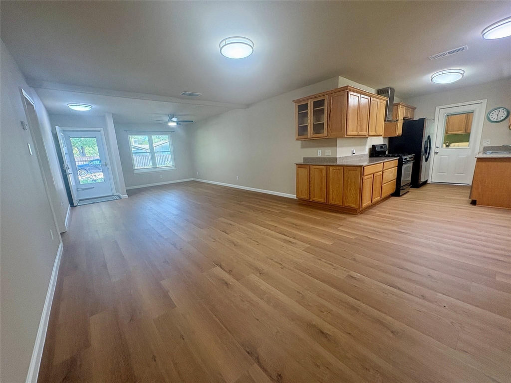 2512 Baxter Dr - Photo 4