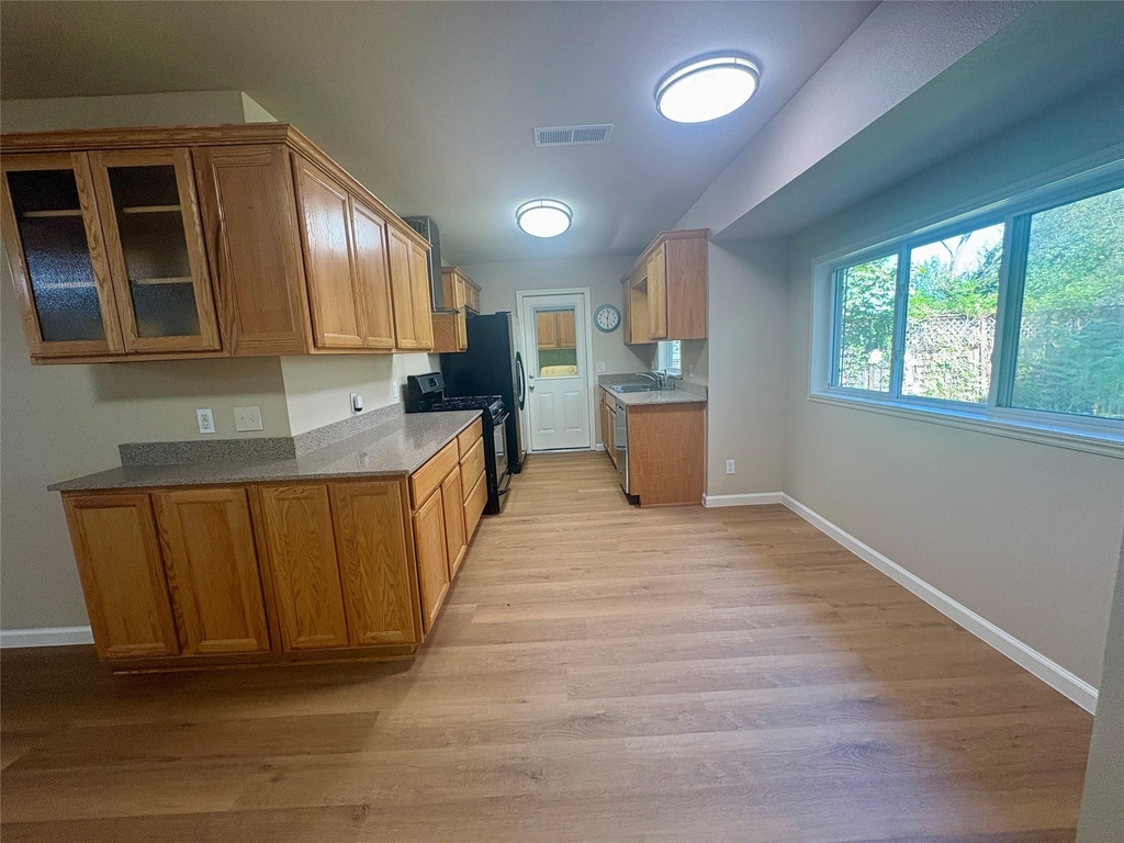 2512 Baxter Dr - Photo 5