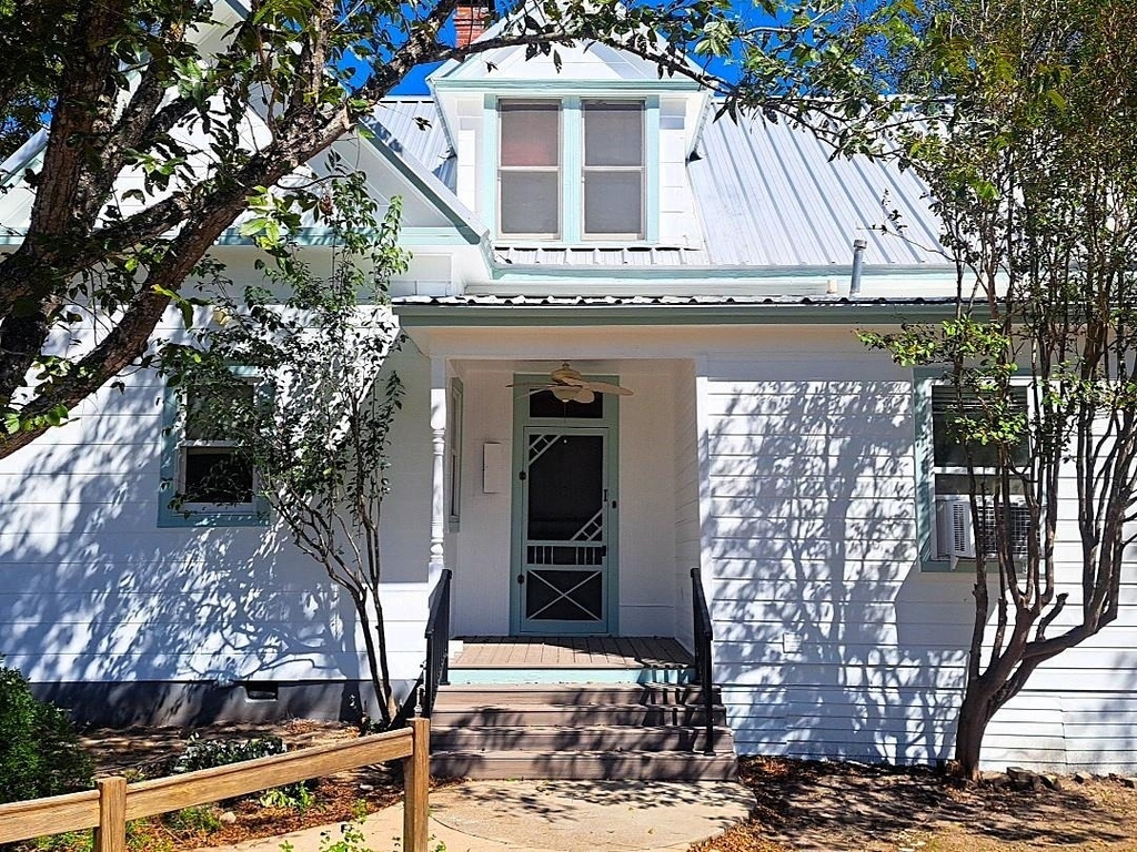 105 Davis Dr - Photo 1