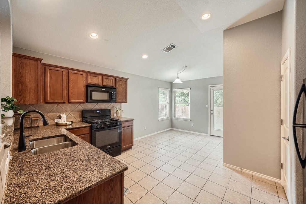 11017 Short Springs Dr - Photo 6