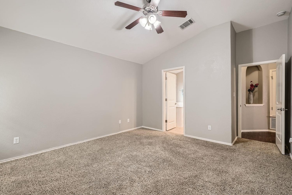 11017 Short Springs Dr - Photo 8