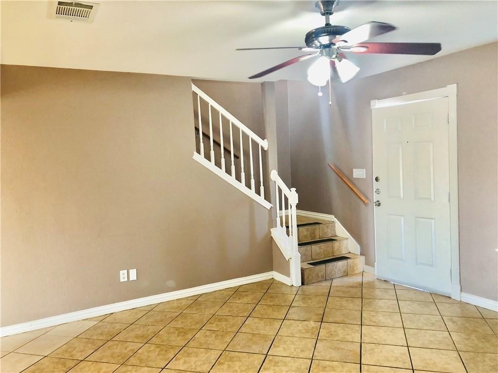 2305 S Crossing Dr - Photo 3