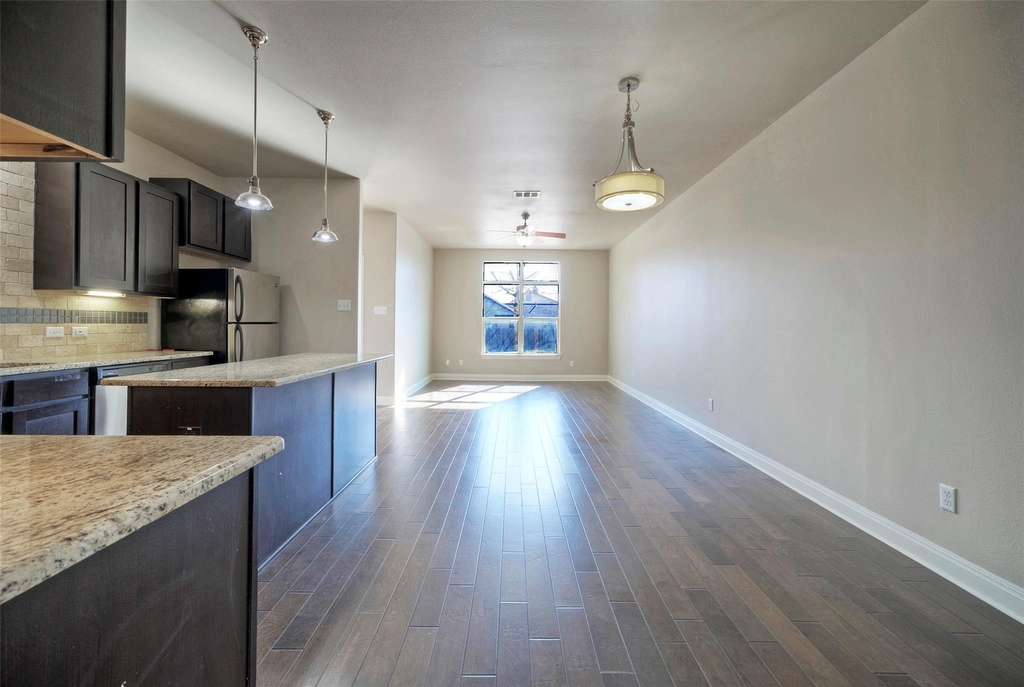 700 Applewood Dr - Photo 3