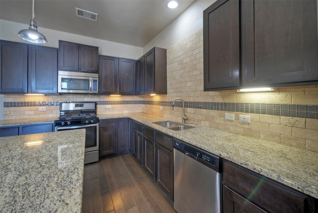 700 Applewood Dr - Photo 4