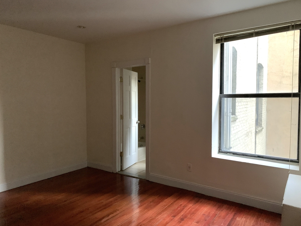 568 Pacific Street - Photo 3