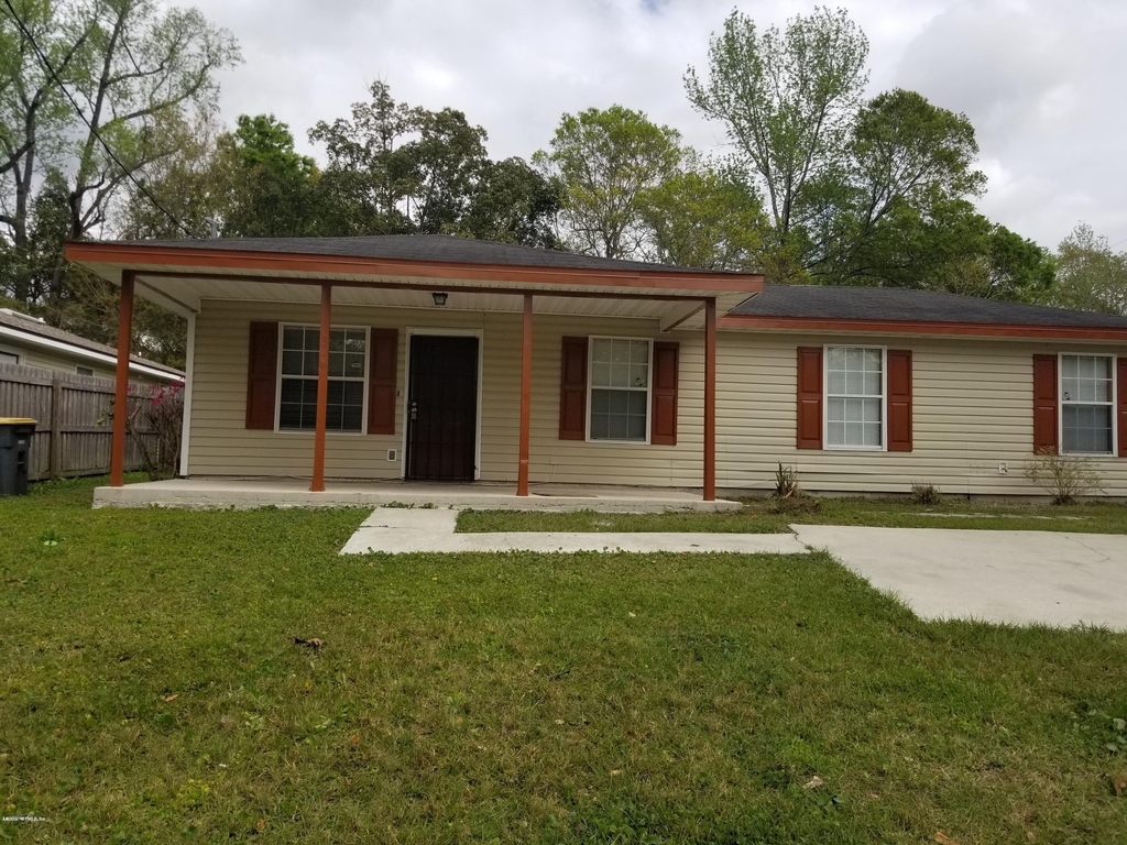 819 Benbow Street - Photo 2