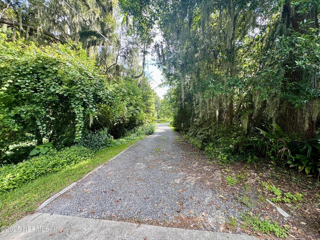 1692 E Holly Oaks Lake Road E - Photo 23