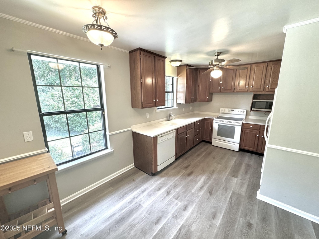 1692 E Holly Oaks Lake Road E - Photo 7