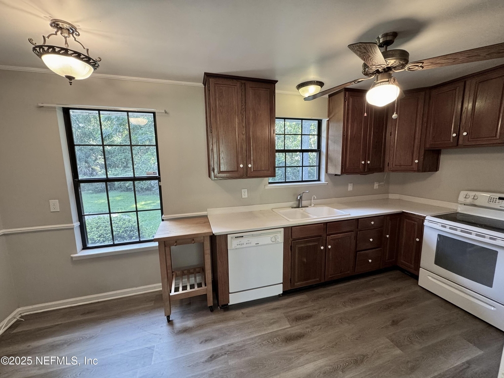 1692 E Holly Oaks Lake Road E - Photo 2