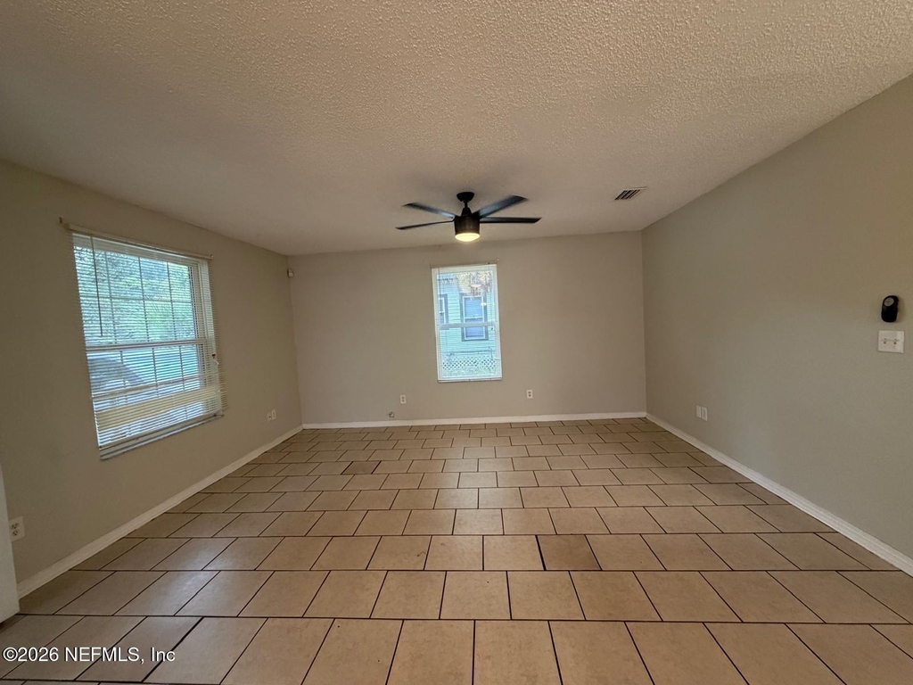 419 King Street - Photo 3
