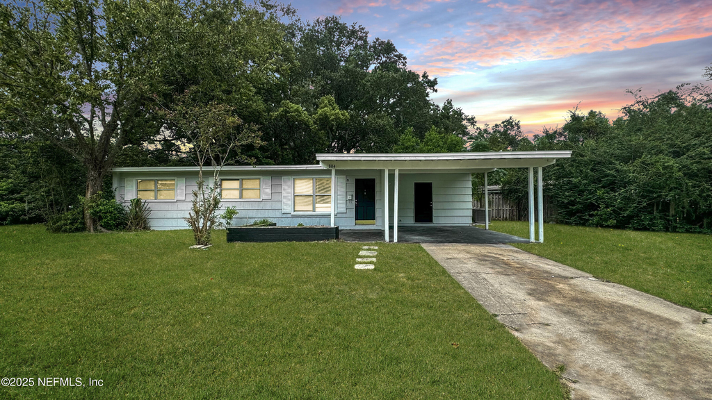 804 La Marche Drive - Photo 1