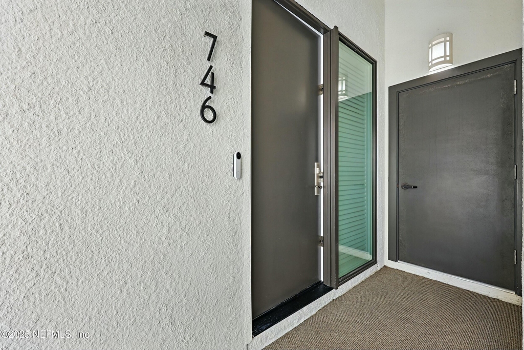 746 Spinnakers Reach Drive - Photo 2