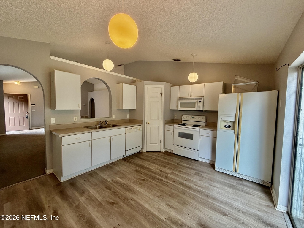 8311 Oak Crossing Drive W - Photo 8