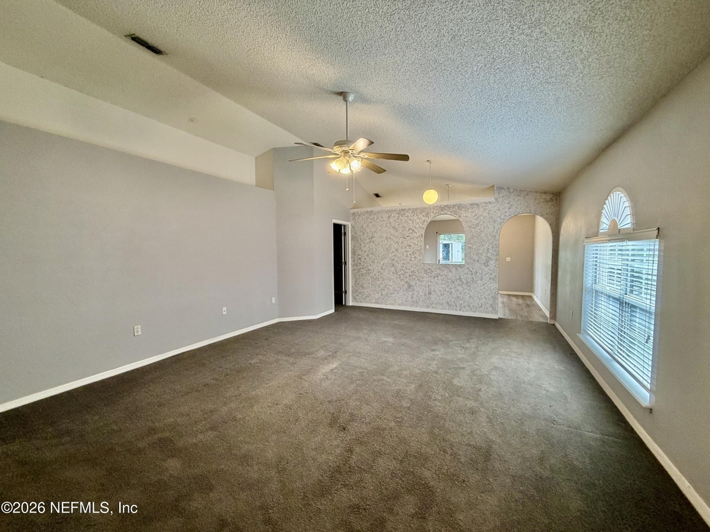 8311 Oak Crossing Drive W - Photo 5