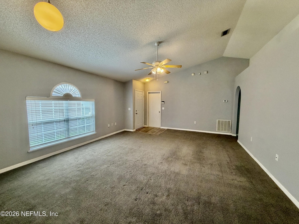 8311 Oak Crossing Drive W - Photo 4