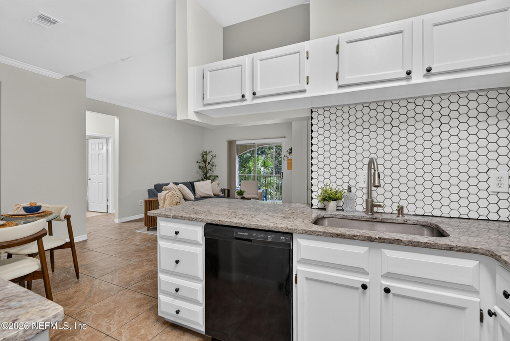 160 Veracruz Drive - Photo 9