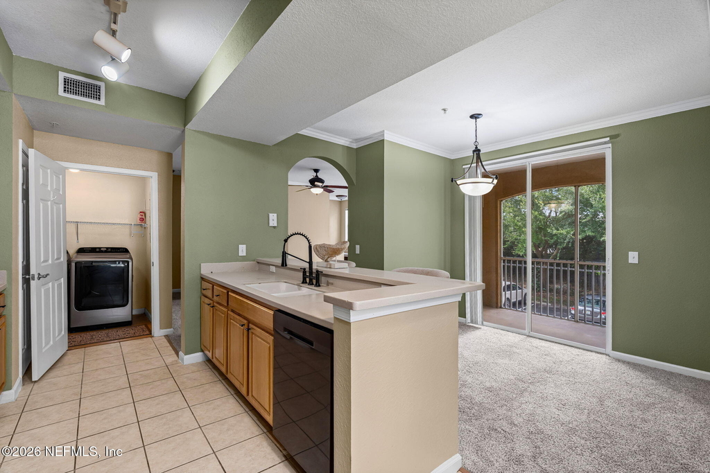 10075 N Gate Parkway N - Photo 0