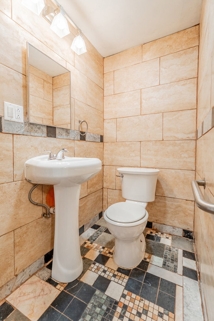 1841 W Touhy Avenue - Photo 13