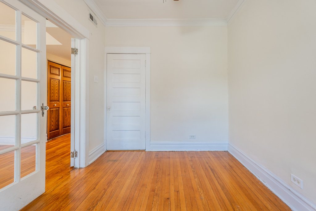 1841 W Touhy Avenue - Photo 11