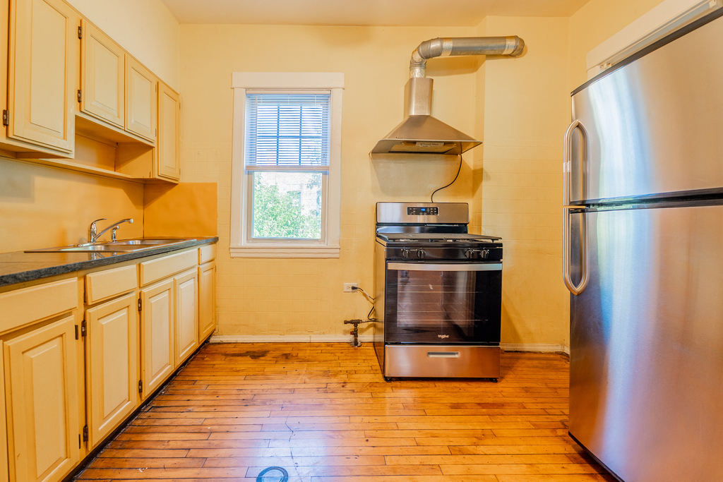 1841 W Touhy Avenue - Photo 35