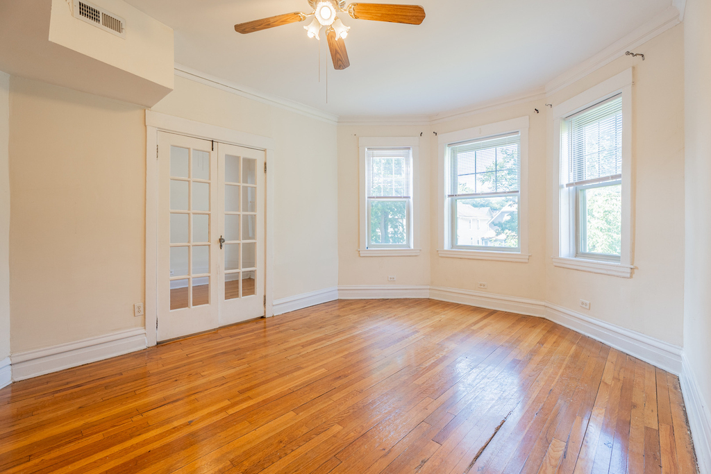 1841 W Touhy Avenue - Photo 2