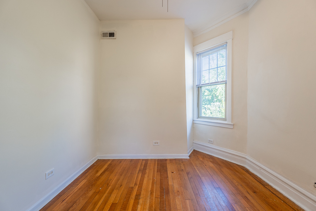 1841 W Touhy Avenue - Photo 18