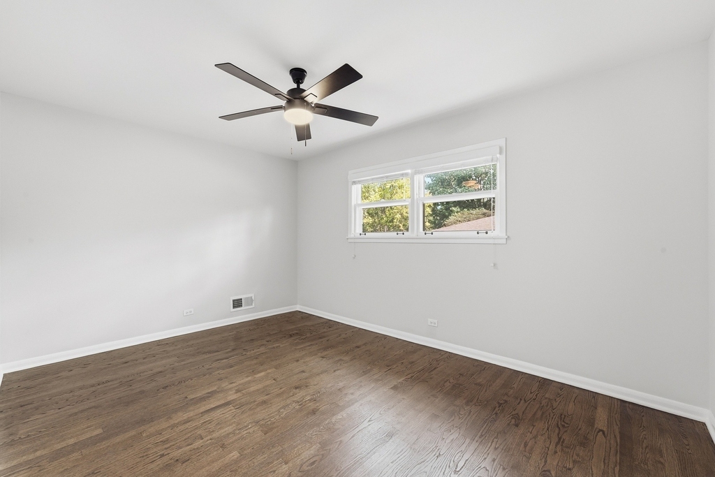 221 W Sheridan Place - Photo 20