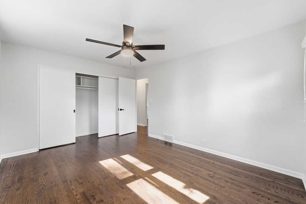 221 W Sheridan Place - Photo 17