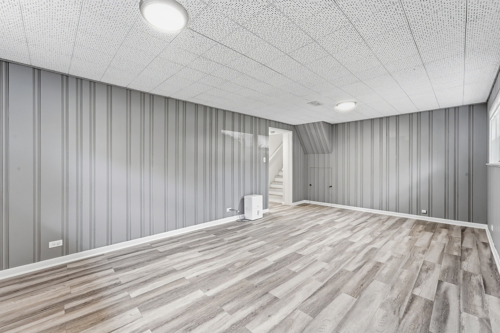 221 W Sheridan Place - Photo 30