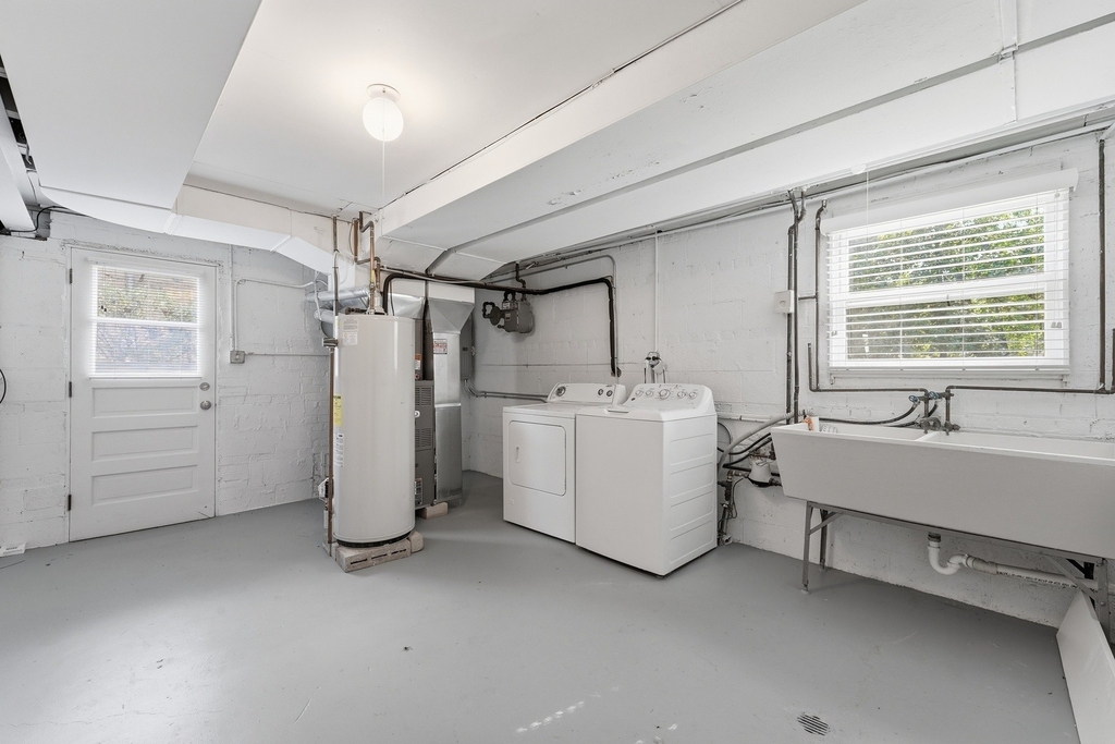 221 W Sheridan Place - Photo 25