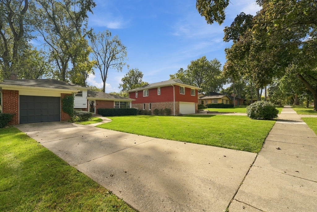 221 W Sheridan Place - Photo 40